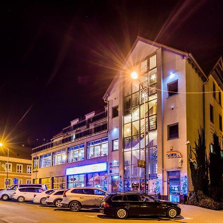 Hotel Restauracja Teczowa Luban Eksteriør billede