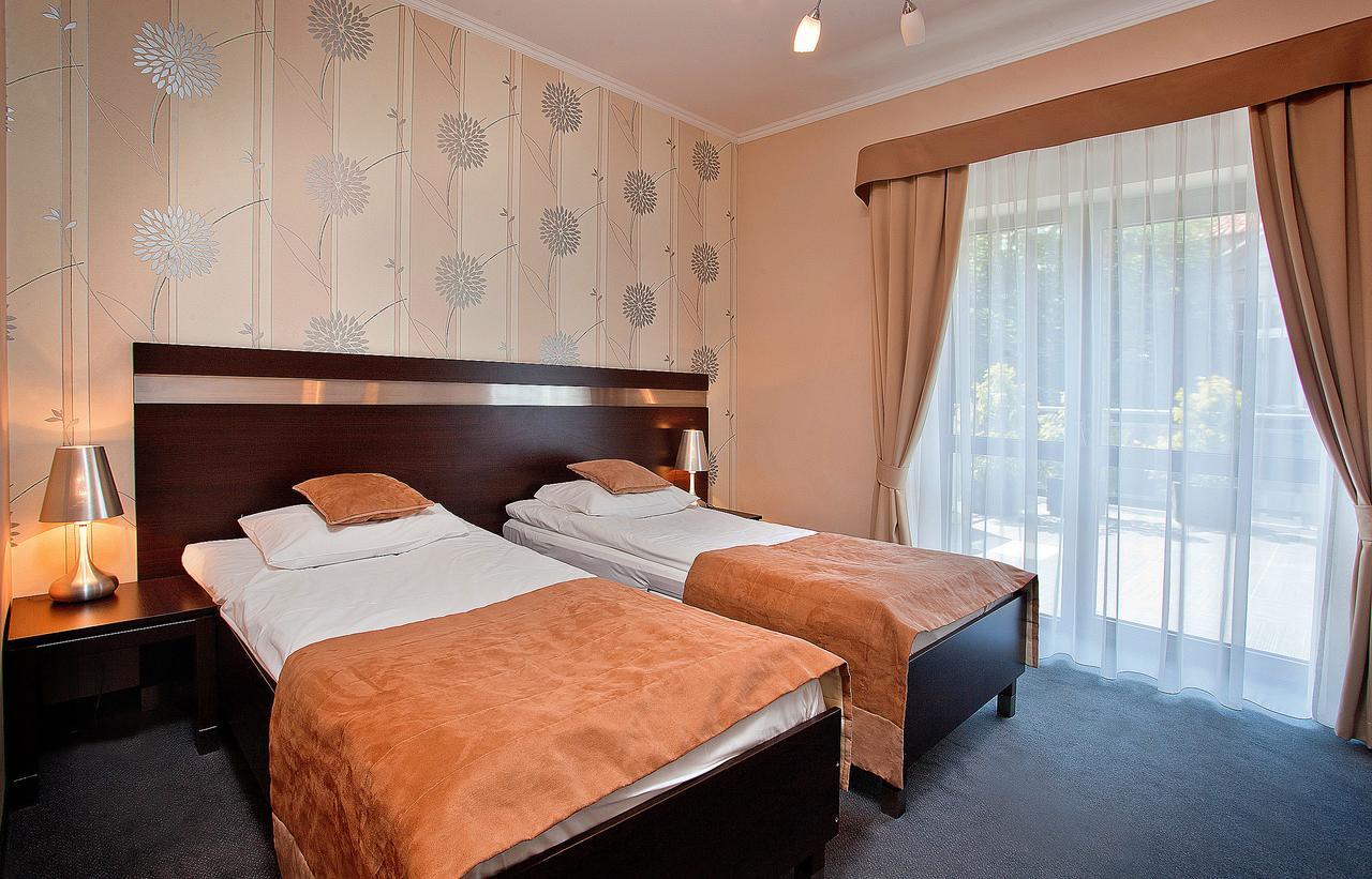 Hotel Restauracja Teczowa Luban Eksteriør billede