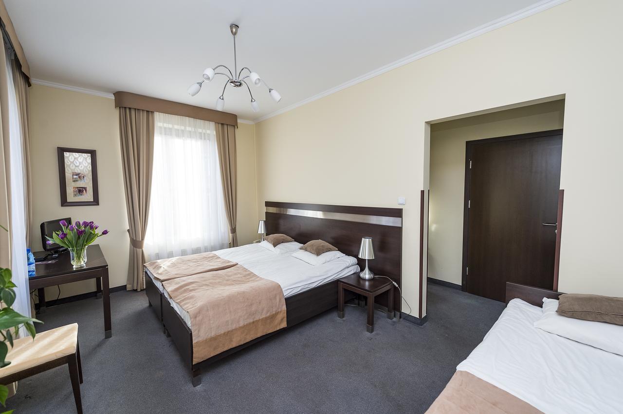 Hotel Restauracja Teczowa Luban Eksteriør billede