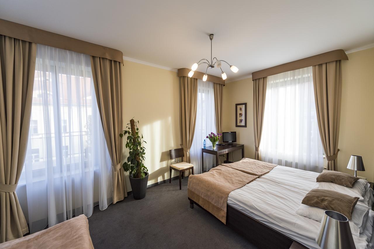 Hotel Restauracja Teczowa Luban Eksteriør billede