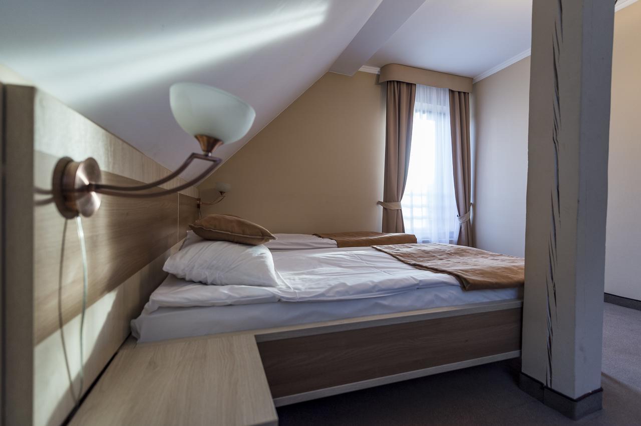 Hotel Restauracja Teczowa Luban Eksteriør billede