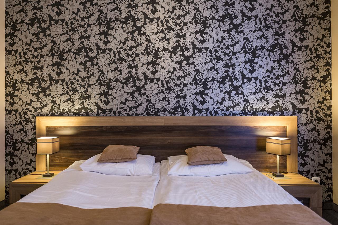 Hotel Restauracja Teczowa Luban Eksteriør billede