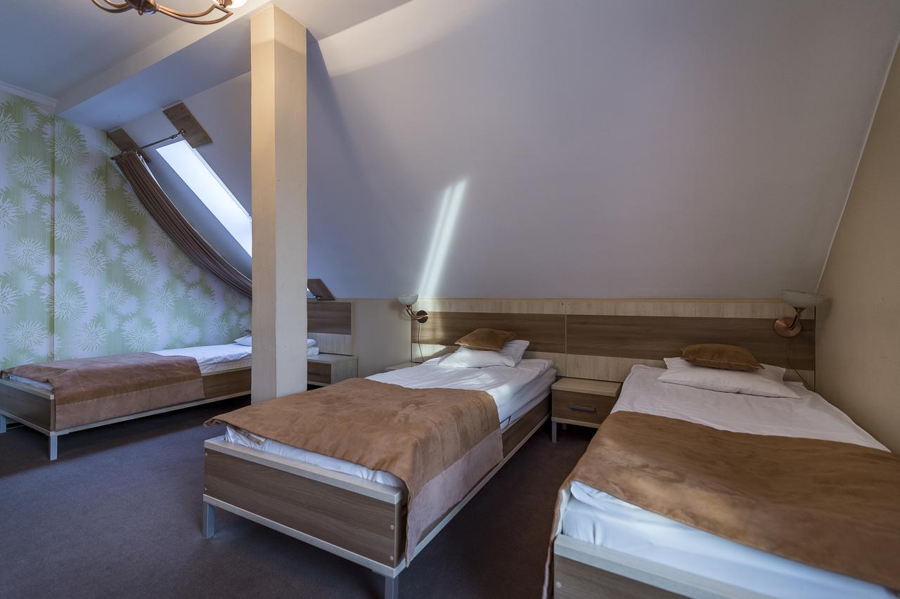 Hotel Restauracja Teczowa Luban Eksteriør billede
