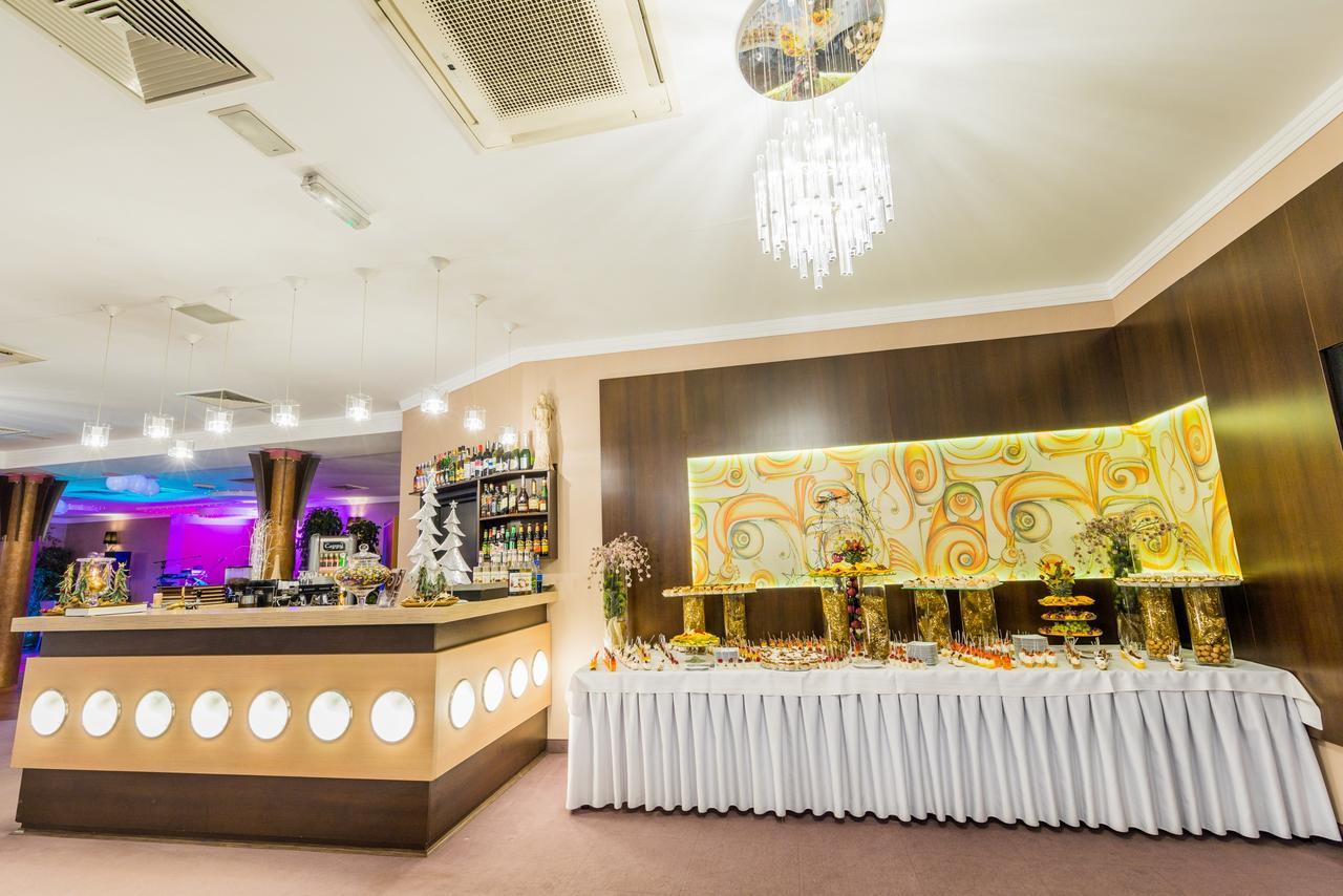Hotel Restauracja Teczowa Luban Eksteriør billede