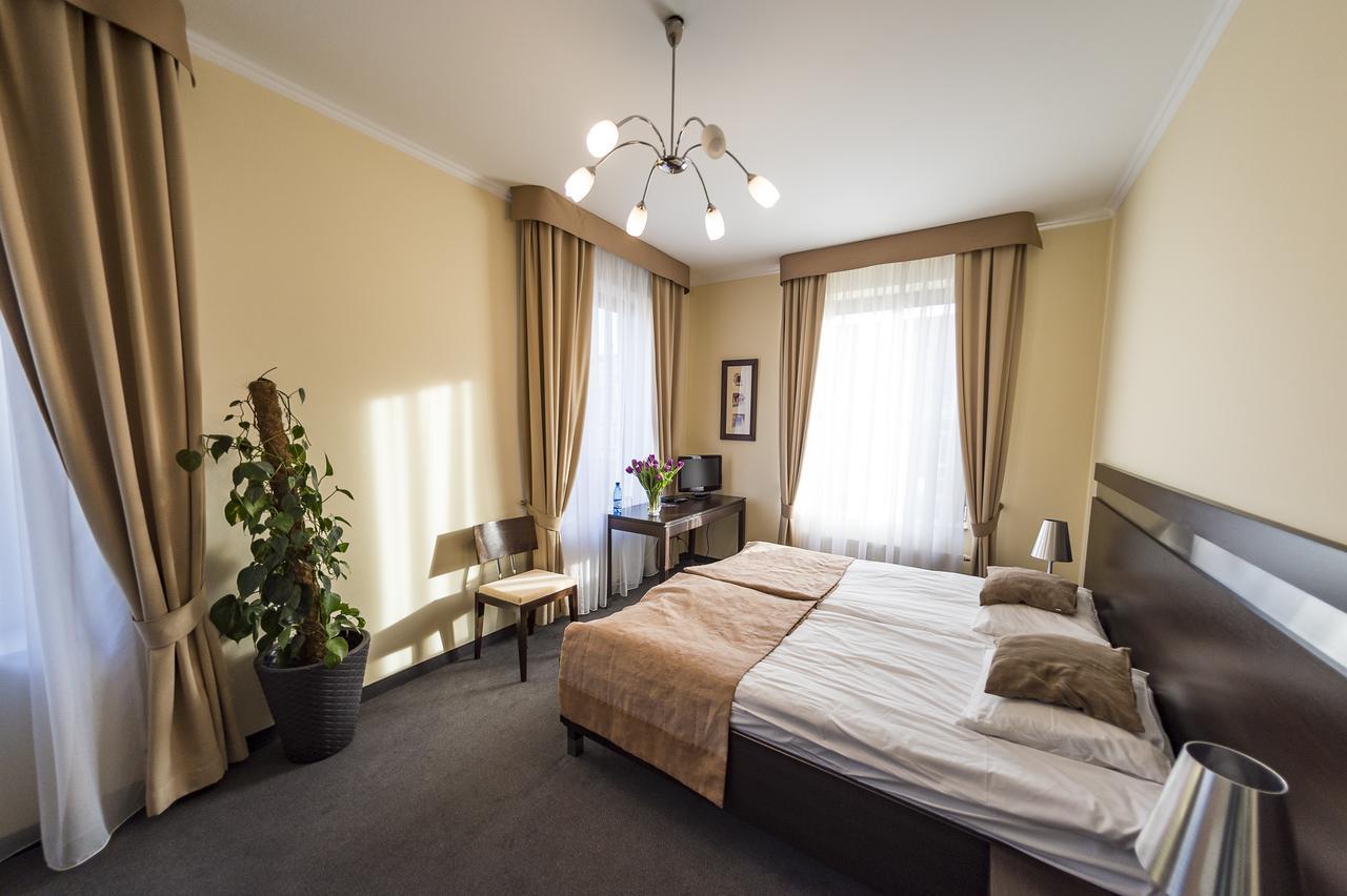 Hotel Restauracja Teczowa Luban Eksteriør billede