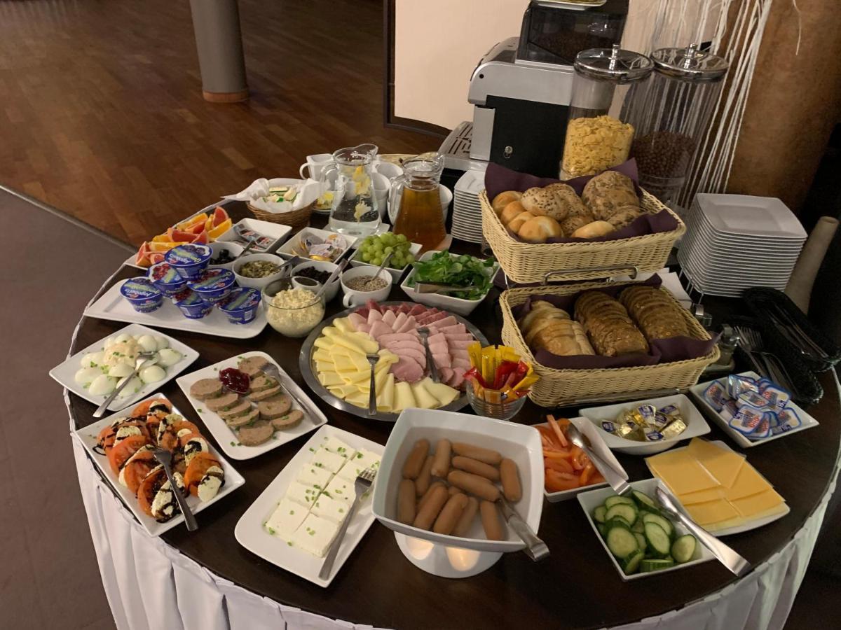 Hotel Restauracja Teczowa Luban Eksteriør billede